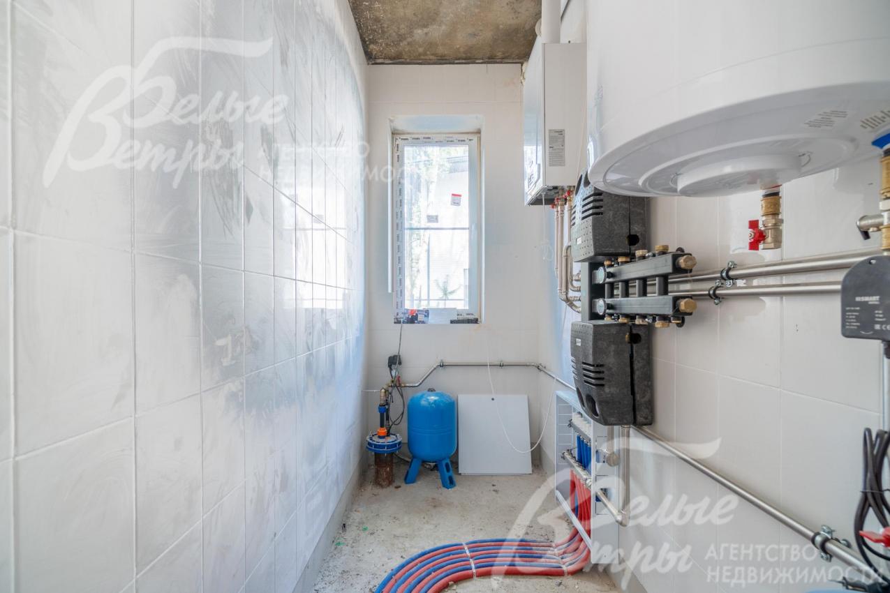 Котельная оборудована: установлен котел Baxi на 24 кВт, бойлер косвенного нагрева Aqua Stic