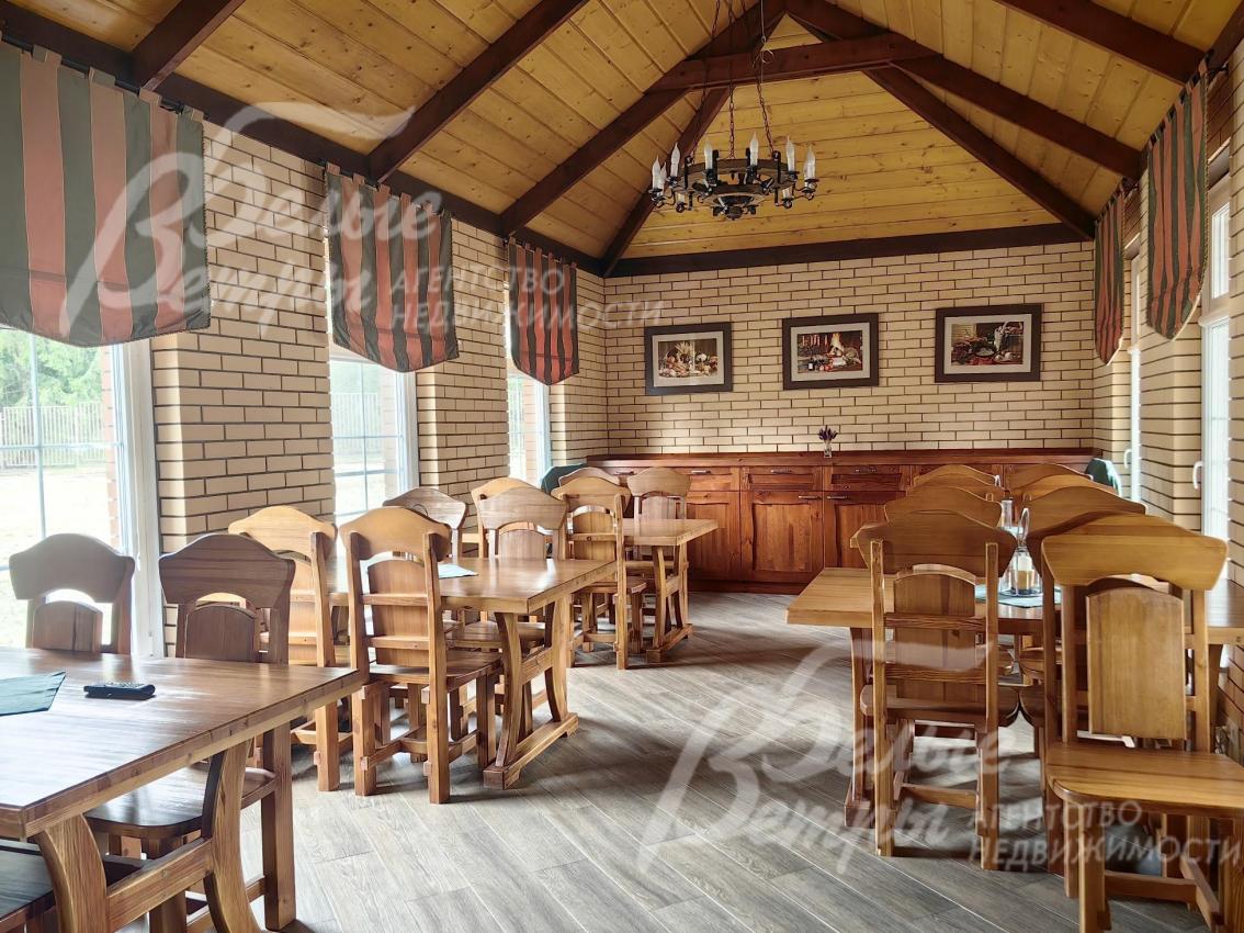 Банкетный зал на территории поселка - аренда за дополнительную плату. 