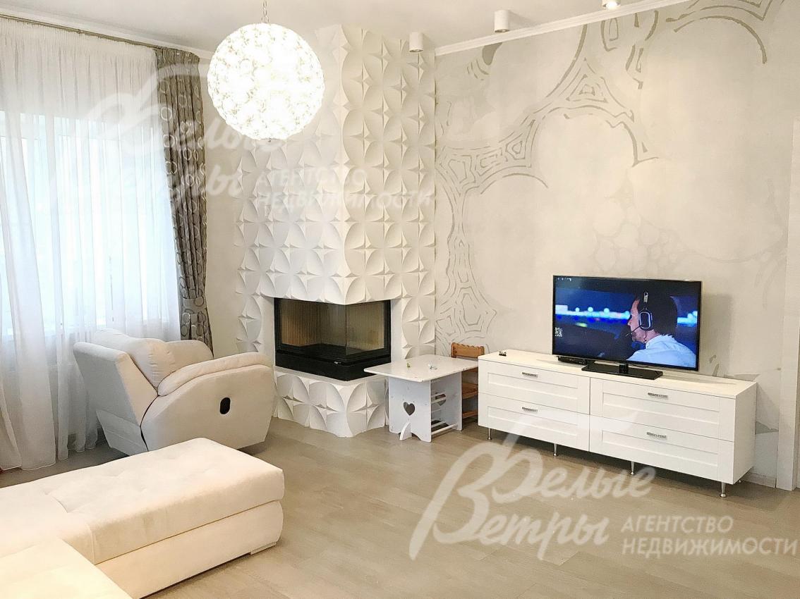 Гостиная с камином 28 кв.м