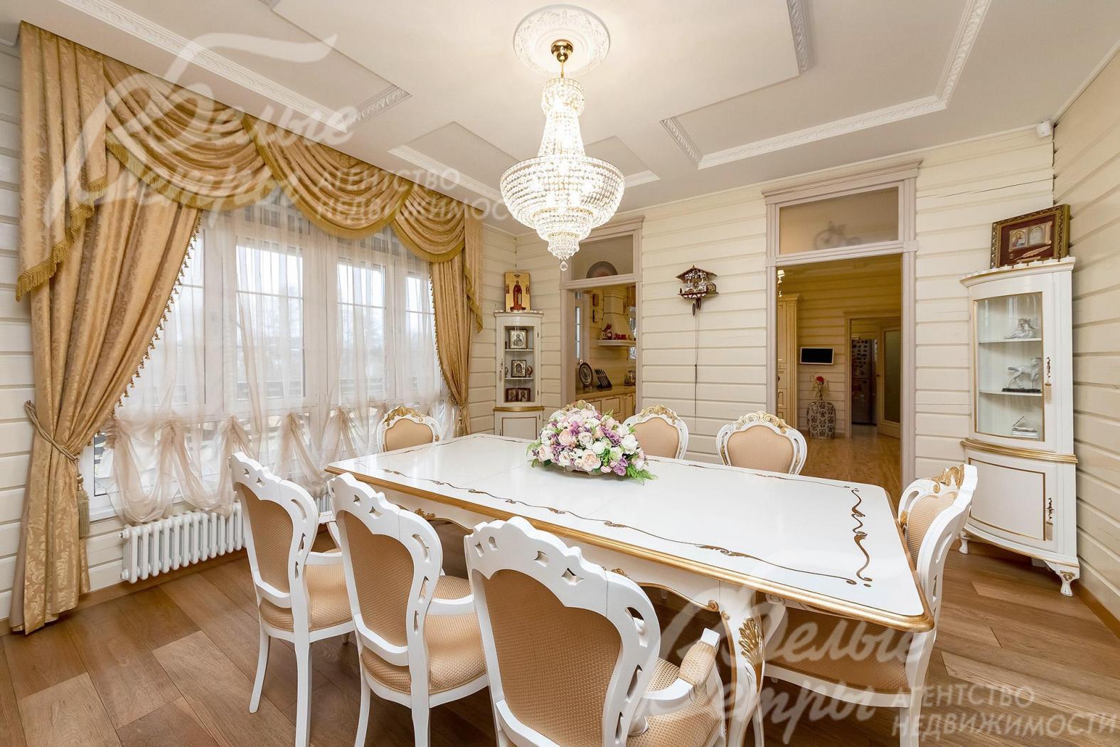 Обеденная группа на 8 персон