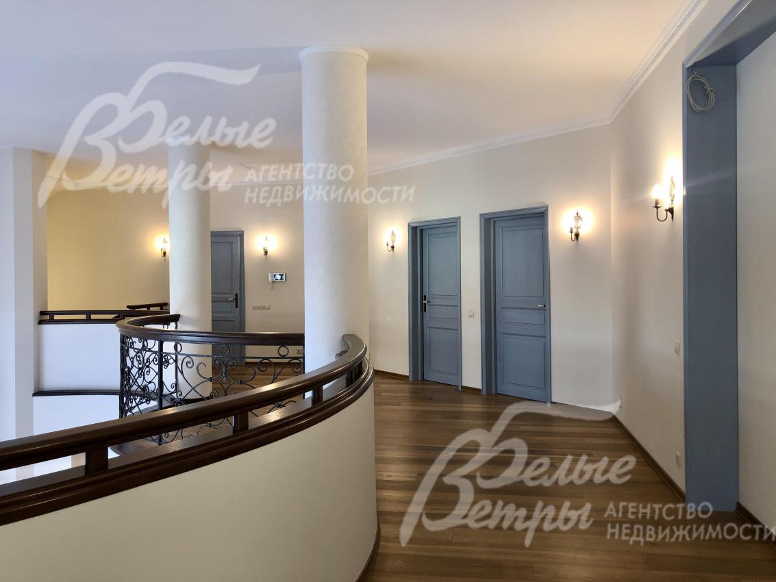 Холл второго этажа