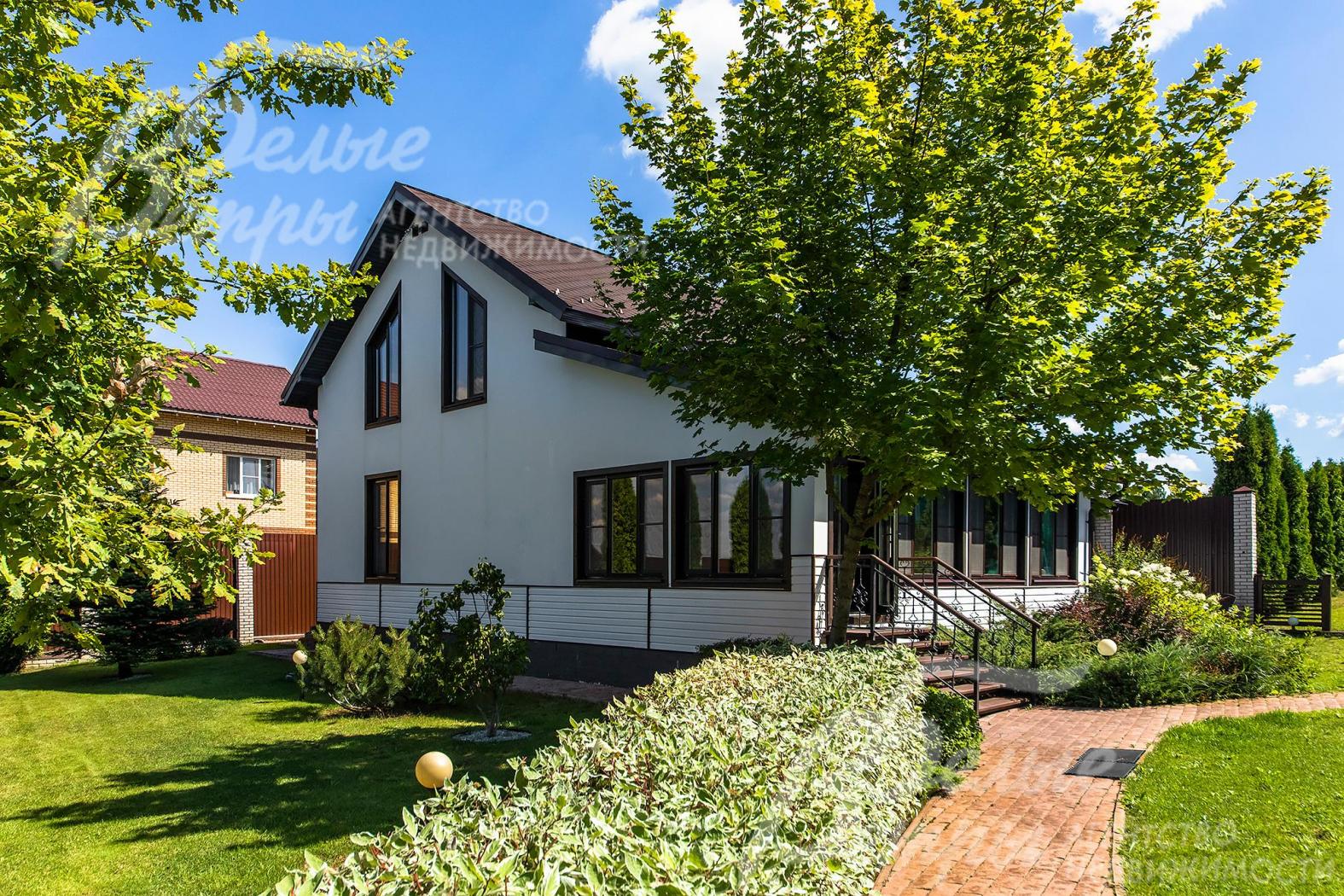 Растут взрослые деревья