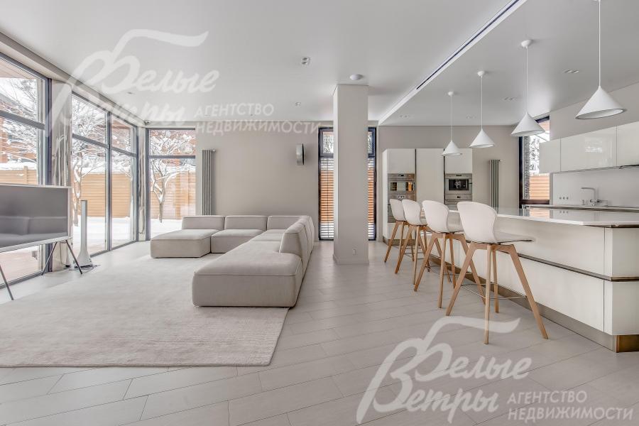 Современная отделка по дизайн проекту в стиле хайтек с минимализмом