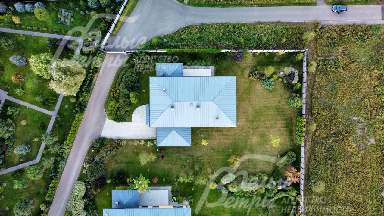 Вид дома с высоты птичьего полета