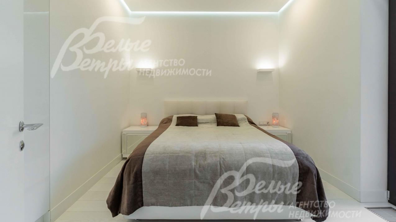 Спальня 13 кв.м с выходом на террасу 37 кв.м