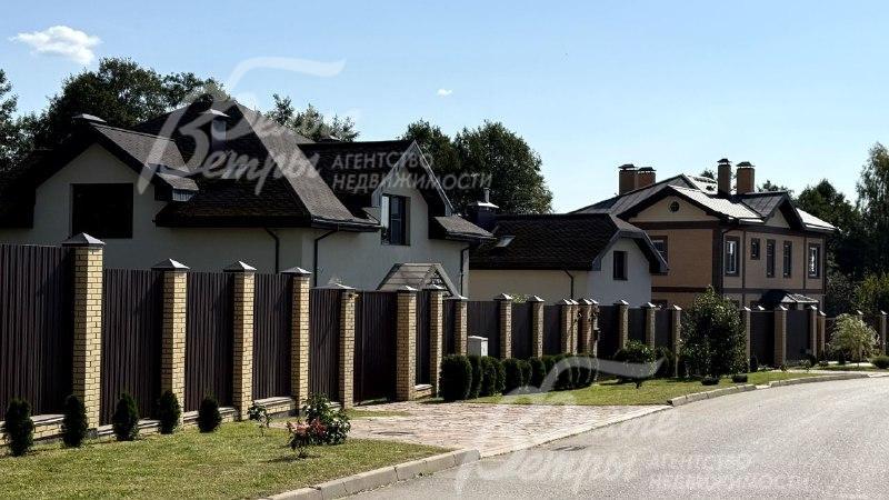 Коттеджи в поселке Цветочный на Калужском шоссе