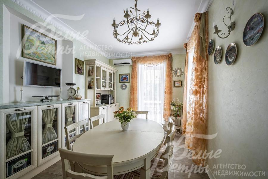 Кухня -столовая с выходом на веранду