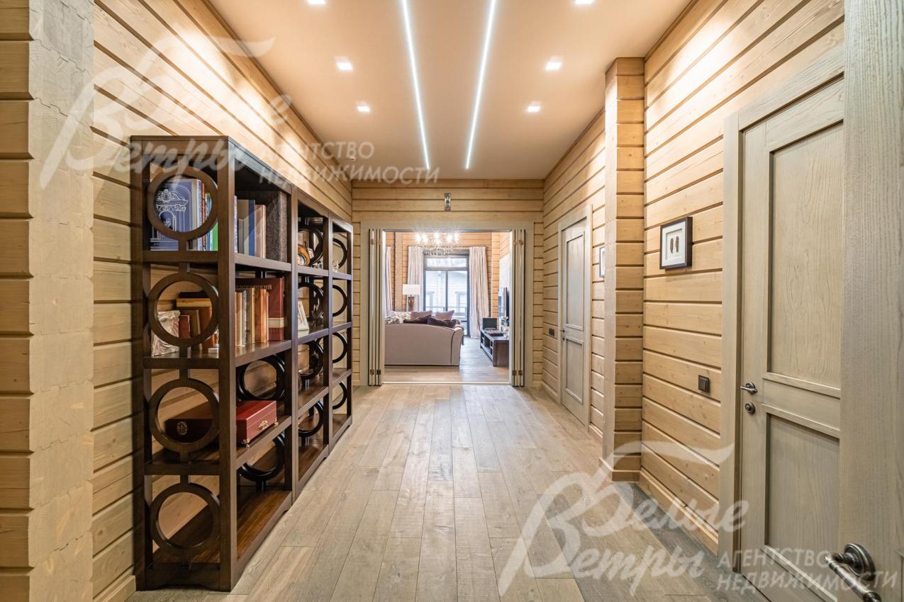 Просторный холл 16 кв.м