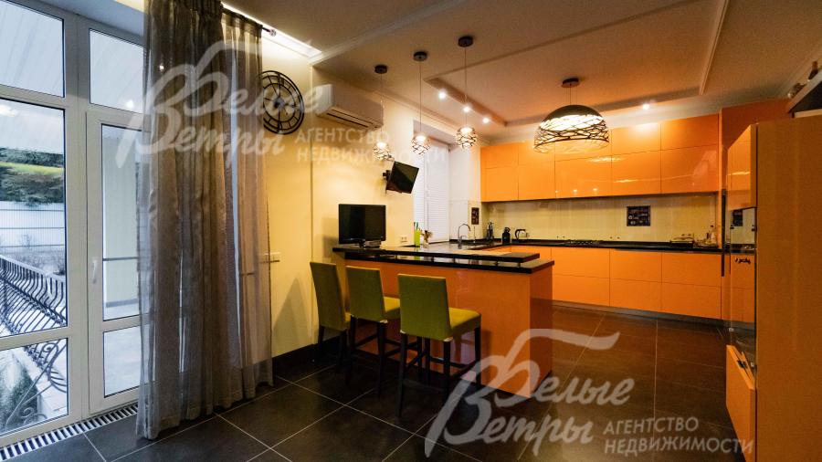 Зона кухни и столовой 40 кв.м