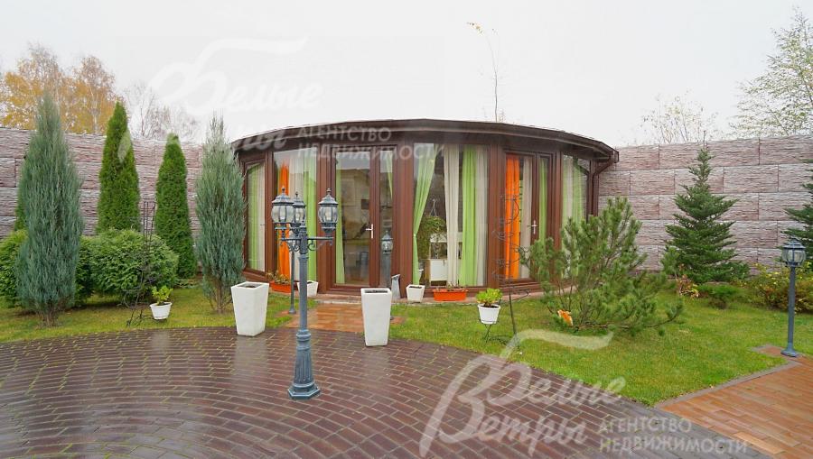 Беседка 24 кв.м с мангалом, коптильней. Подведено электричество и вода