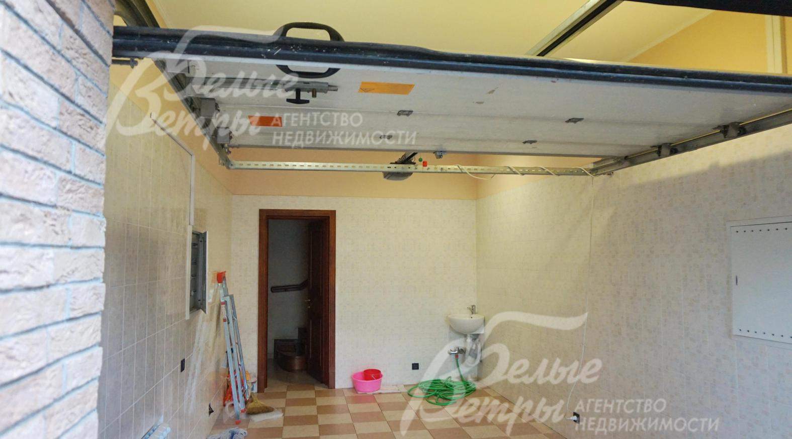 Гараж с автоматическими воротами