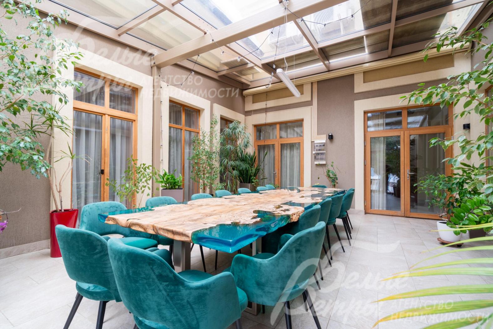 Столовая группа на 16 персон, столешница из эпоксидной смолы