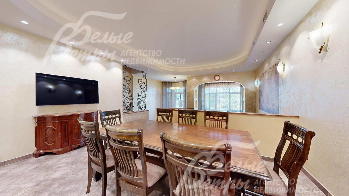 Обеденный гарнитур на 8 персон