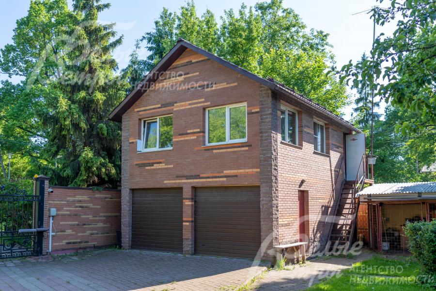 Гараж с квартирой для персонала