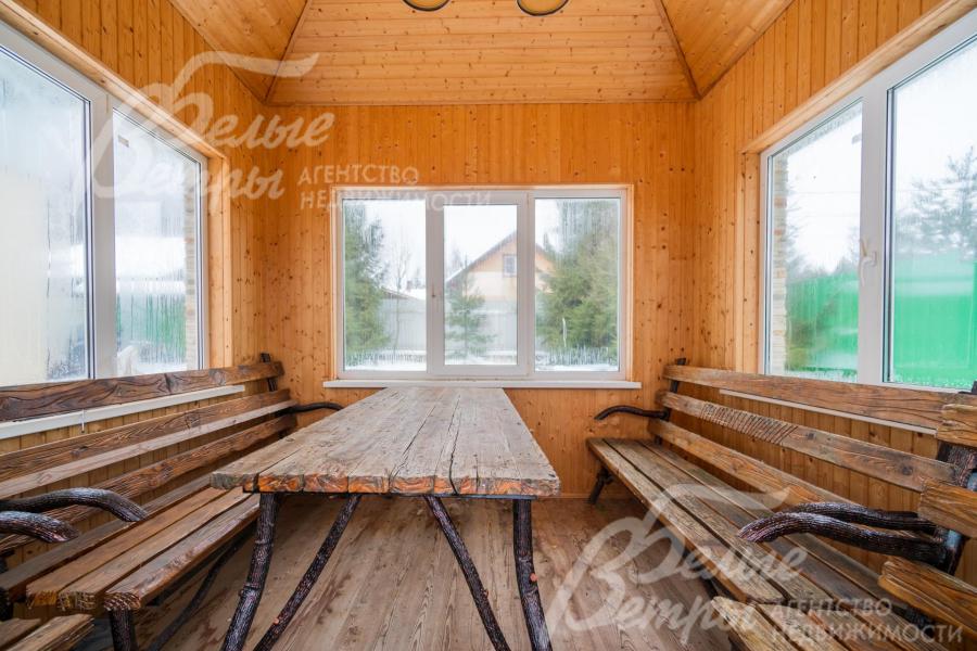 застекленная беседка