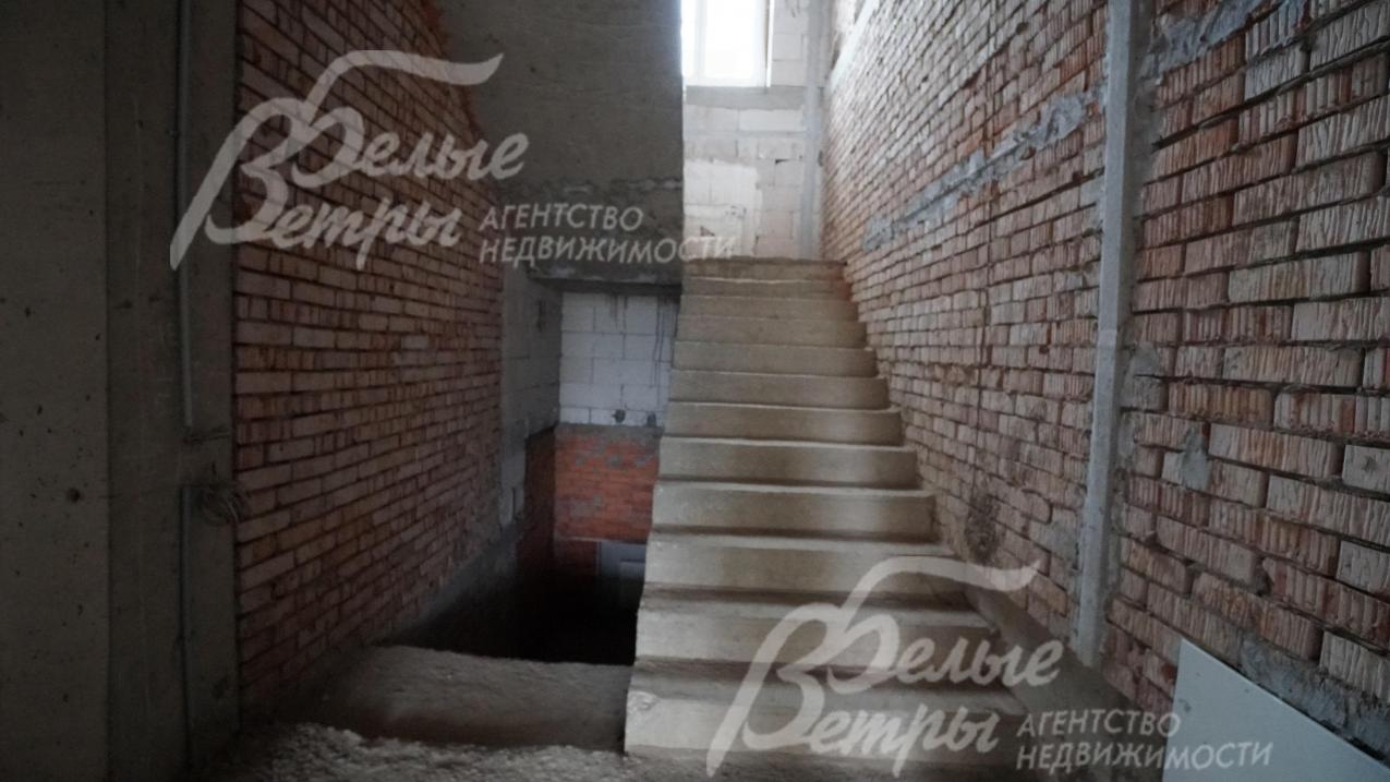 Широкая удобная ж/б монолитная лестница