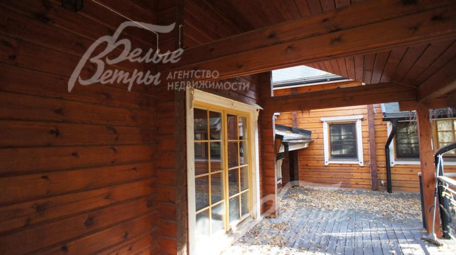 Терраса соединяет основной дом и СПА