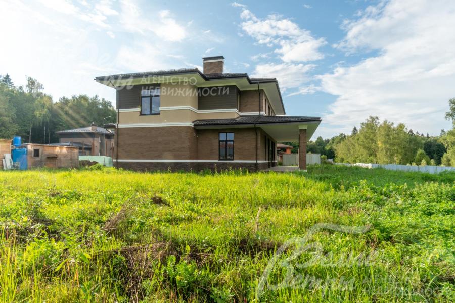 Участок ровный, с правильной геометрией, очищен от деревьев