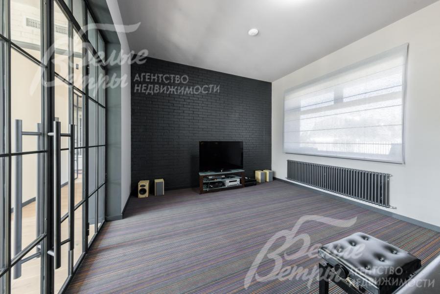 Кинозал на 1ом этаже с выходом на террасу