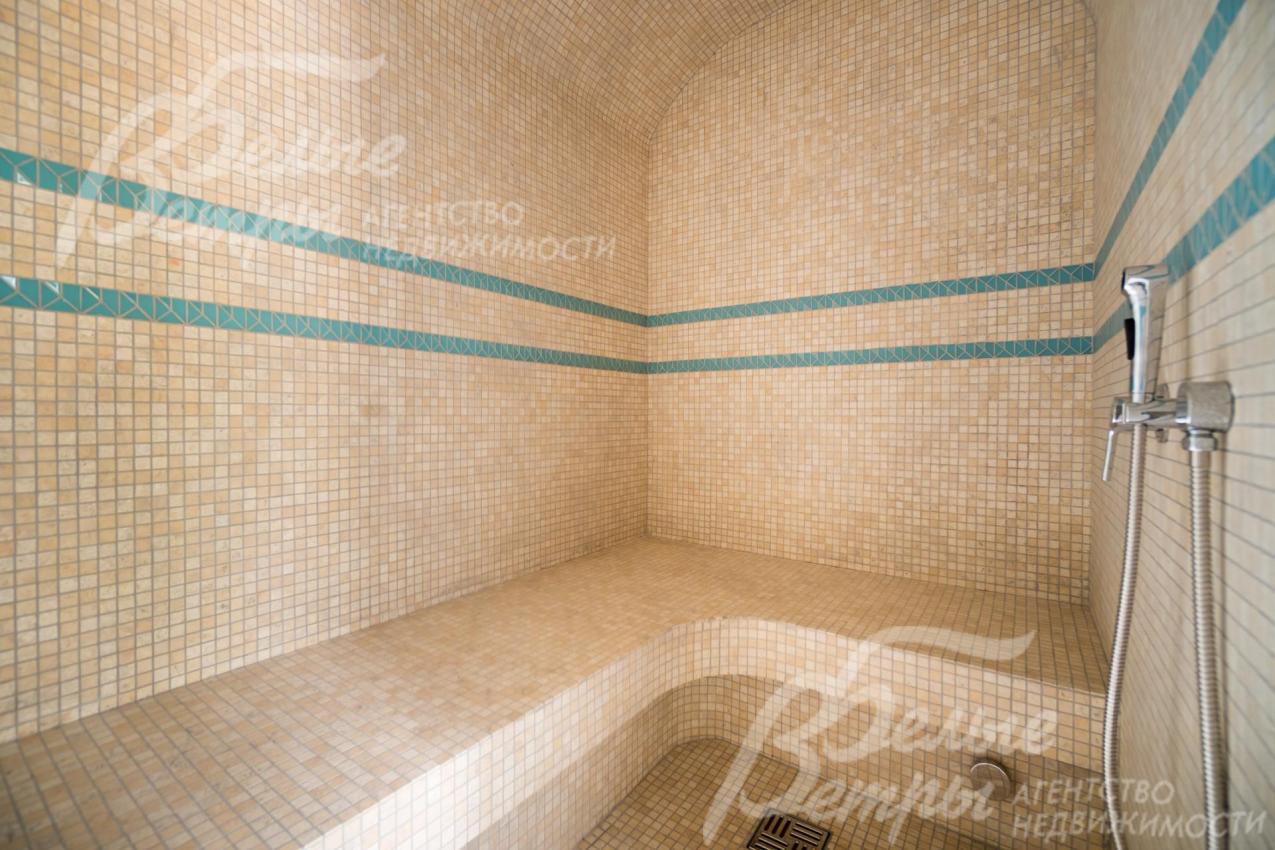 В санузле мастер-спальни расположен хамам