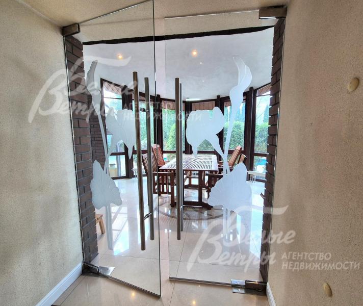 Легкие атмосферные двери на террасу