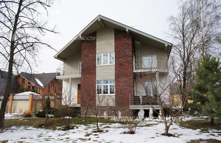 Меблированный коттедж 424 кв.м в обжитом к/п Летово-2