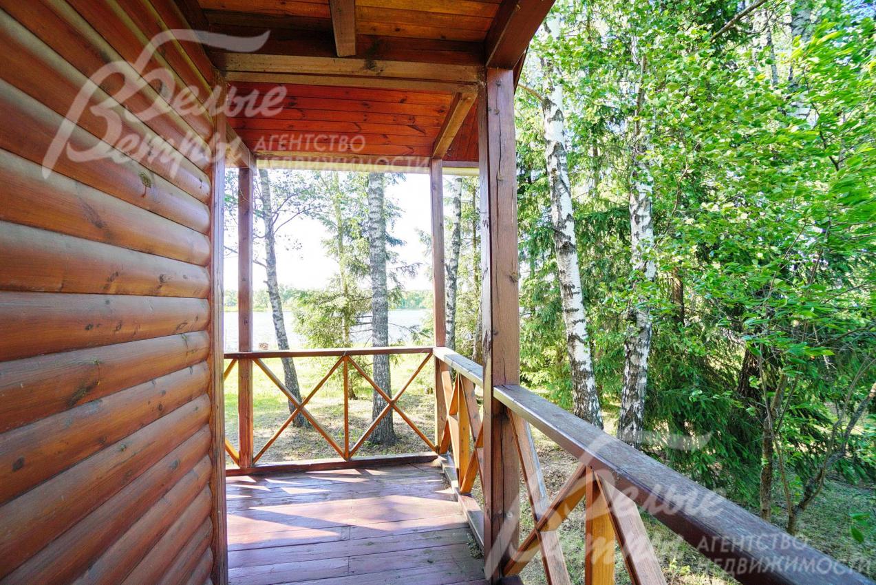 Терраса вокруг гостевого дома