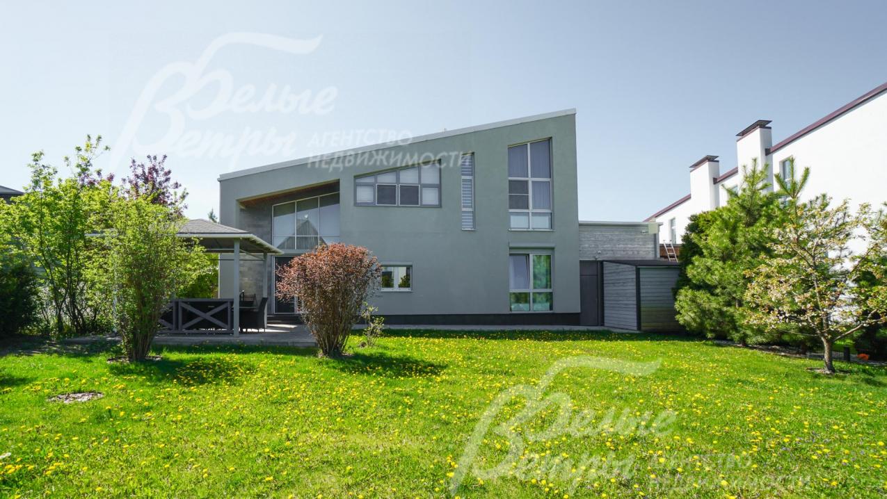 Облицовка стен: натуральный сланец, штукатурка