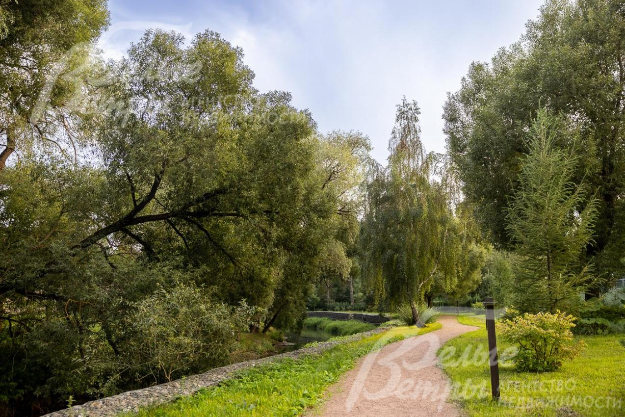 5 км прогулочных зон в поселке Усадьба Бергов