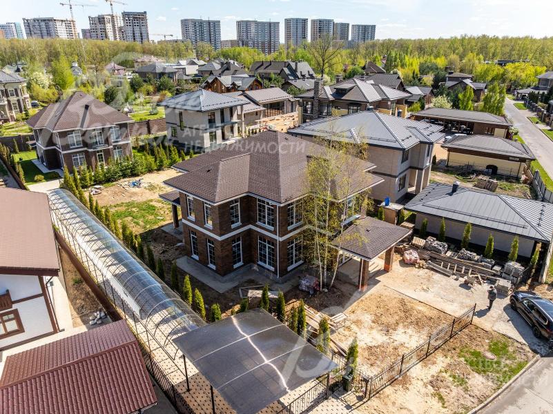 Дом - в охраняемом коттеджном посёлке в 2 км от городской инфраструктуры