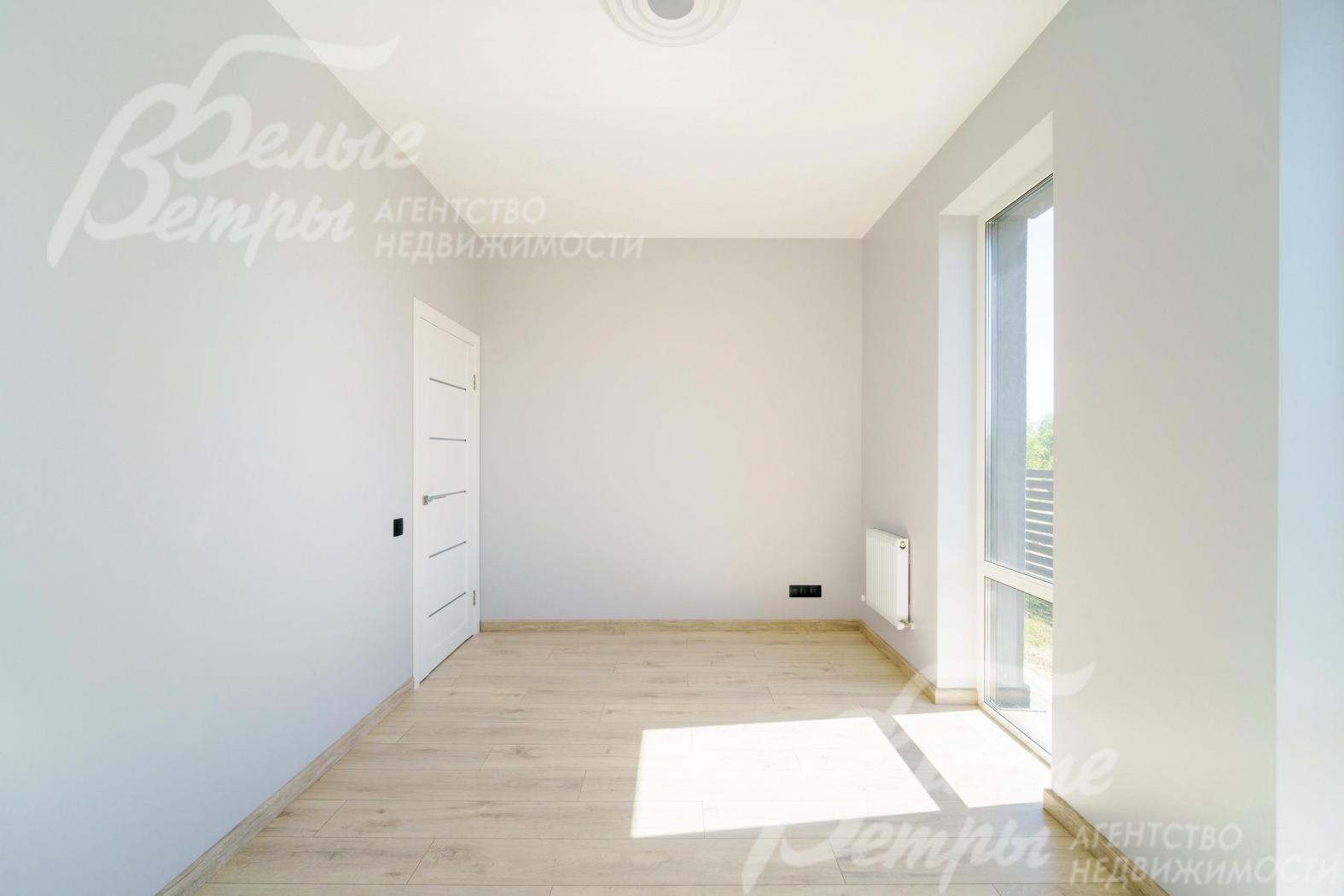 Кабинет на первом этаже