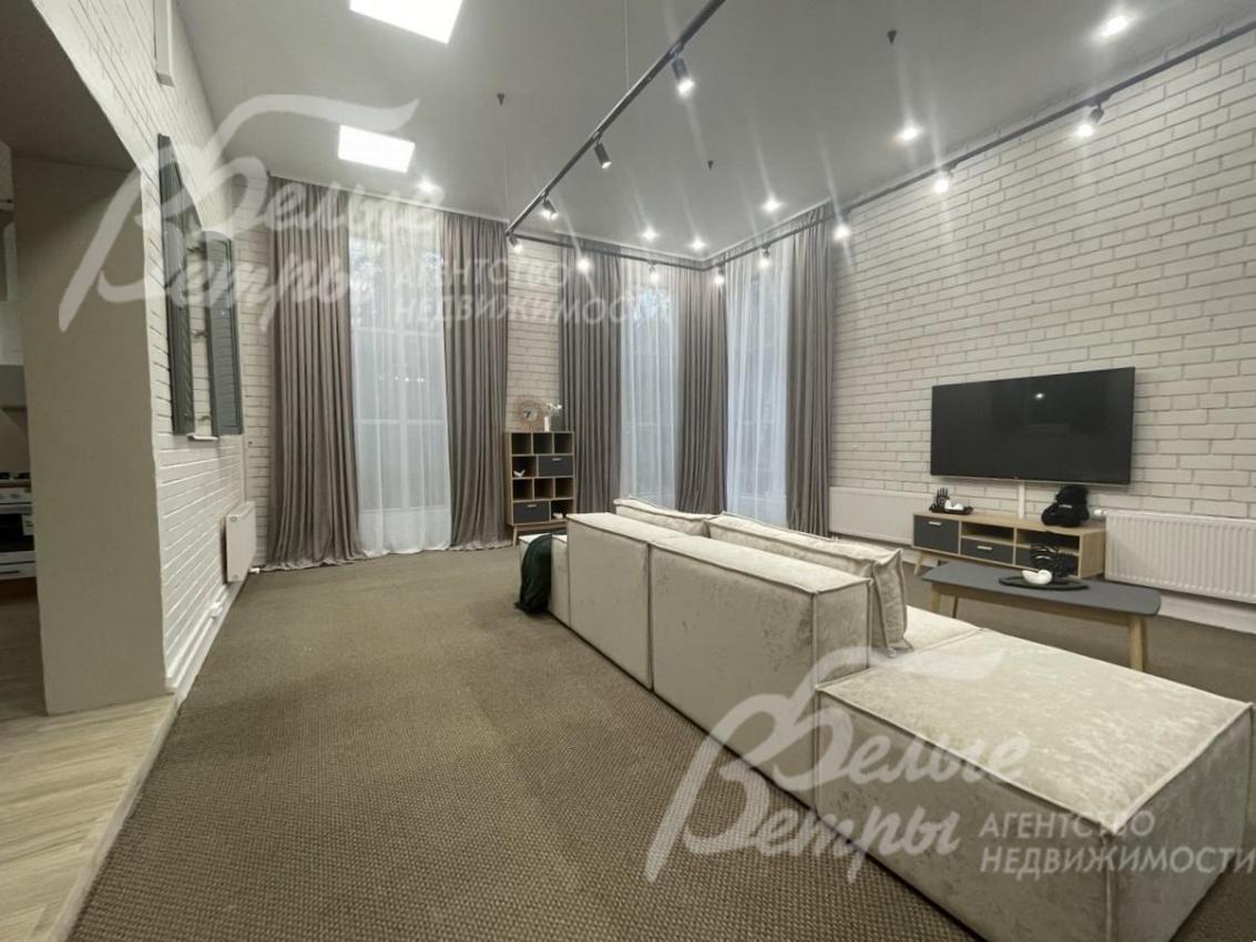 В гостиной панорамные окна