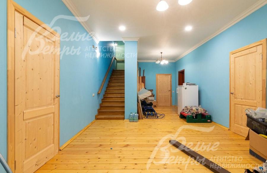 Холл цокольного этажа