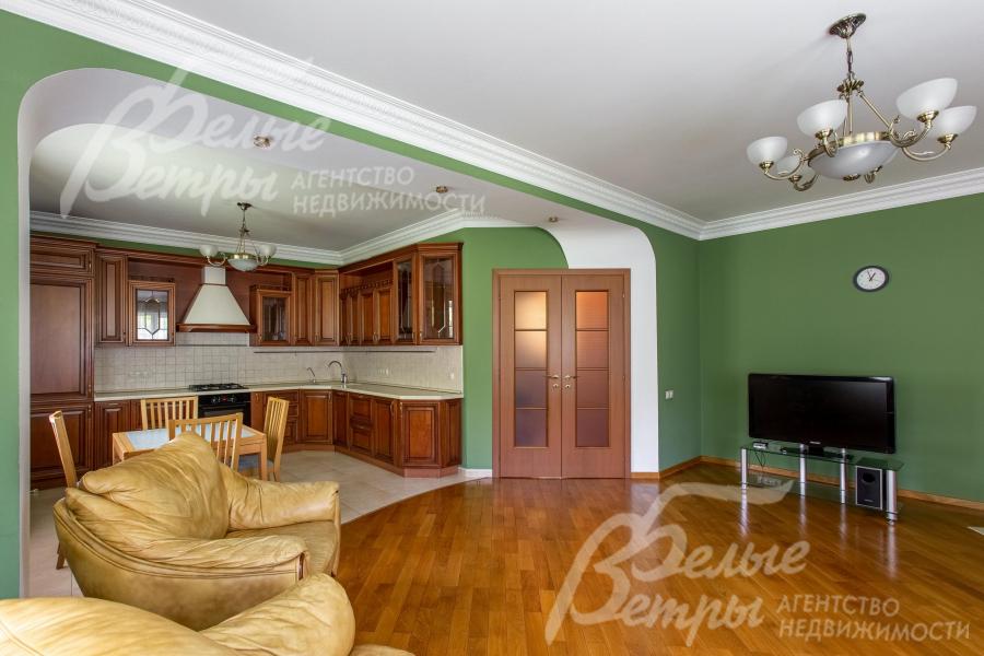 Кухня-гостиная 40 кв.м с мебелью и ТВ