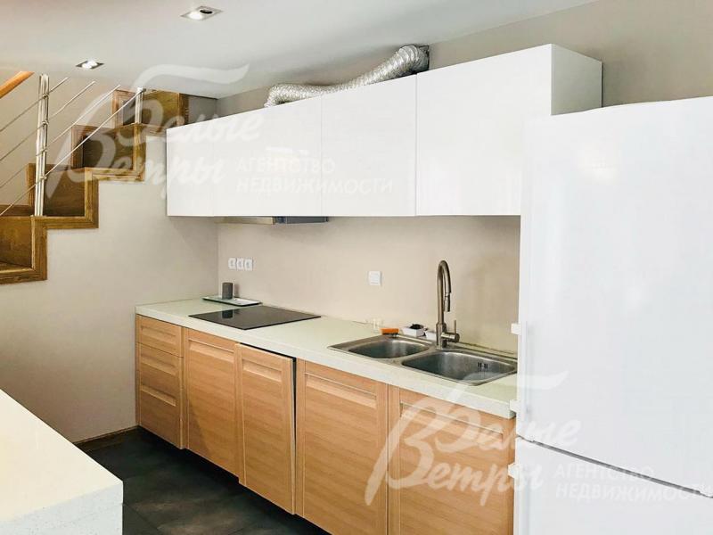 Кухня со встроенной бытовой техникой