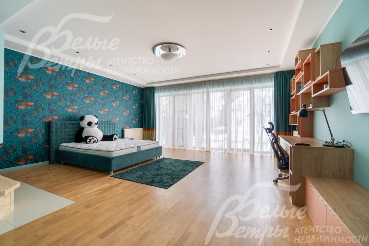 В спальне панорамное остекление