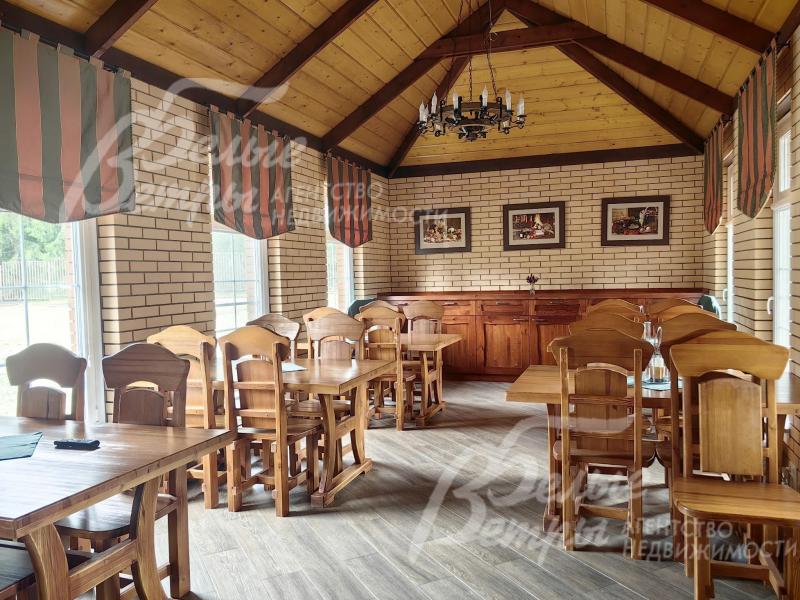 Банкетный зал на территории поселка - аренда за дополнительную плату. 