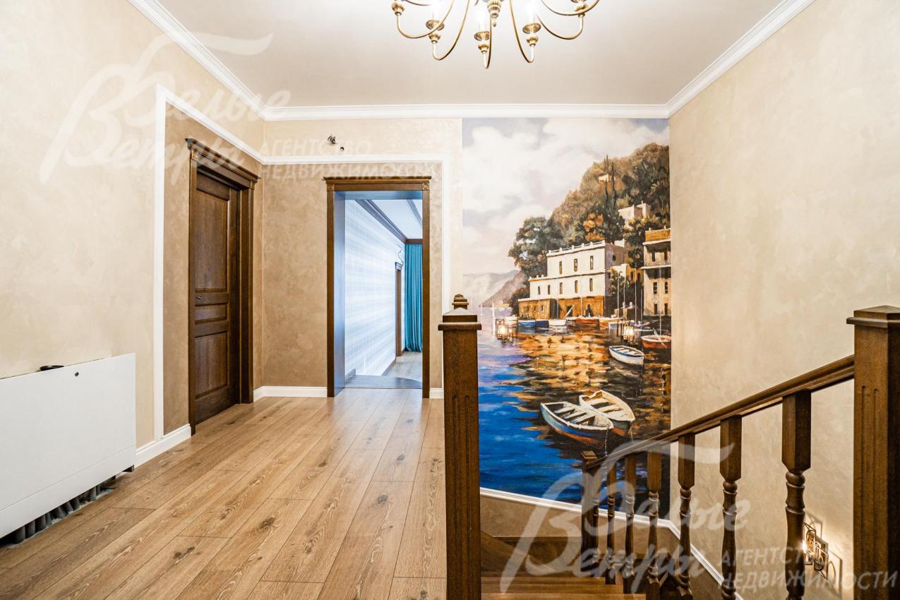 Настенная фреска с пейзажем Италии под заказ у лестницы