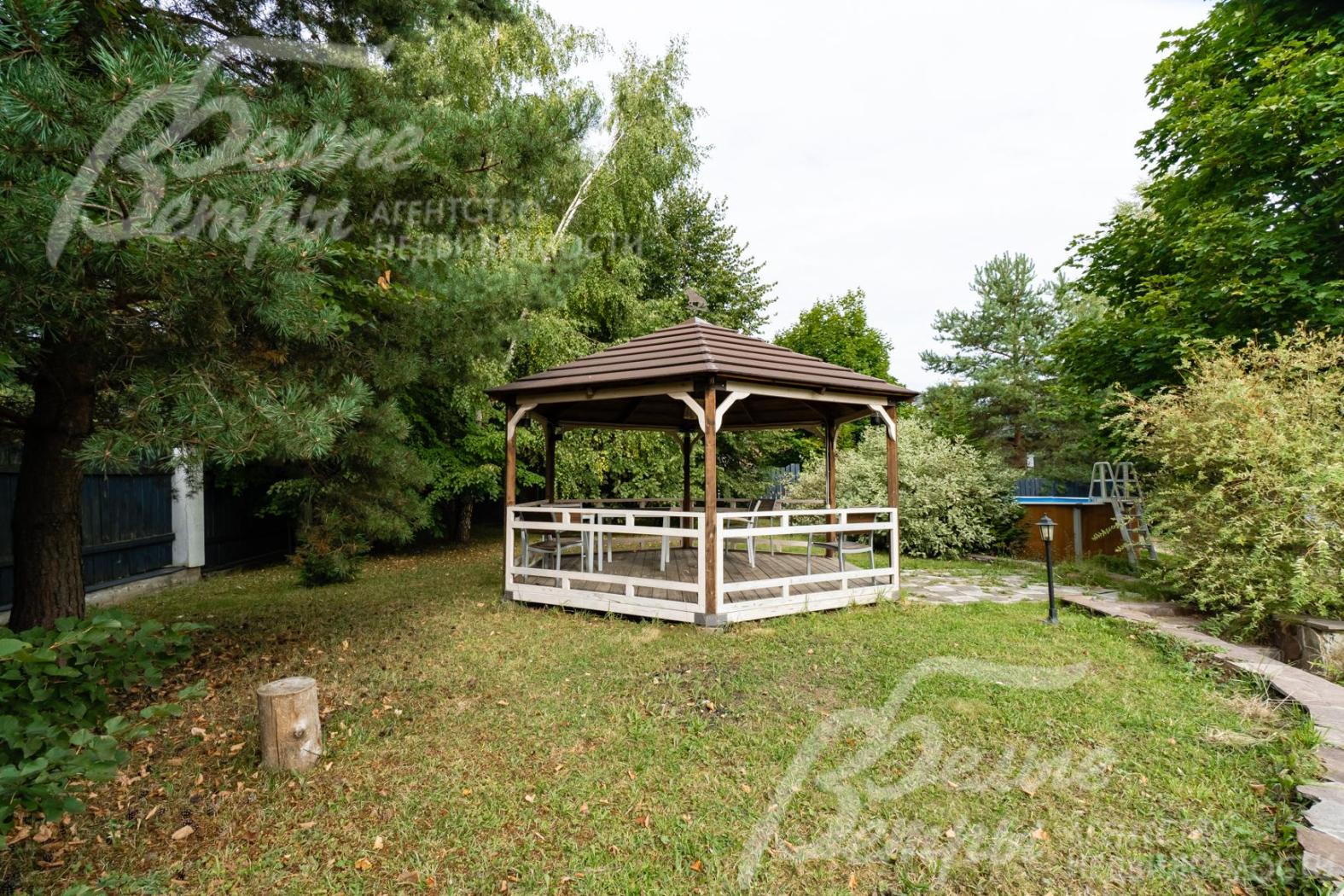 Беседка на участке 