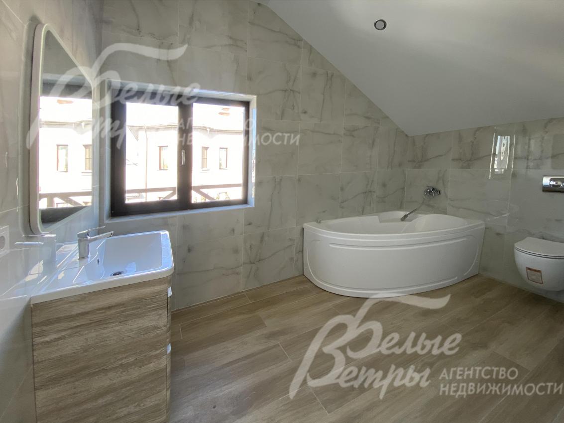 Санузел 2-го этажа с ванной