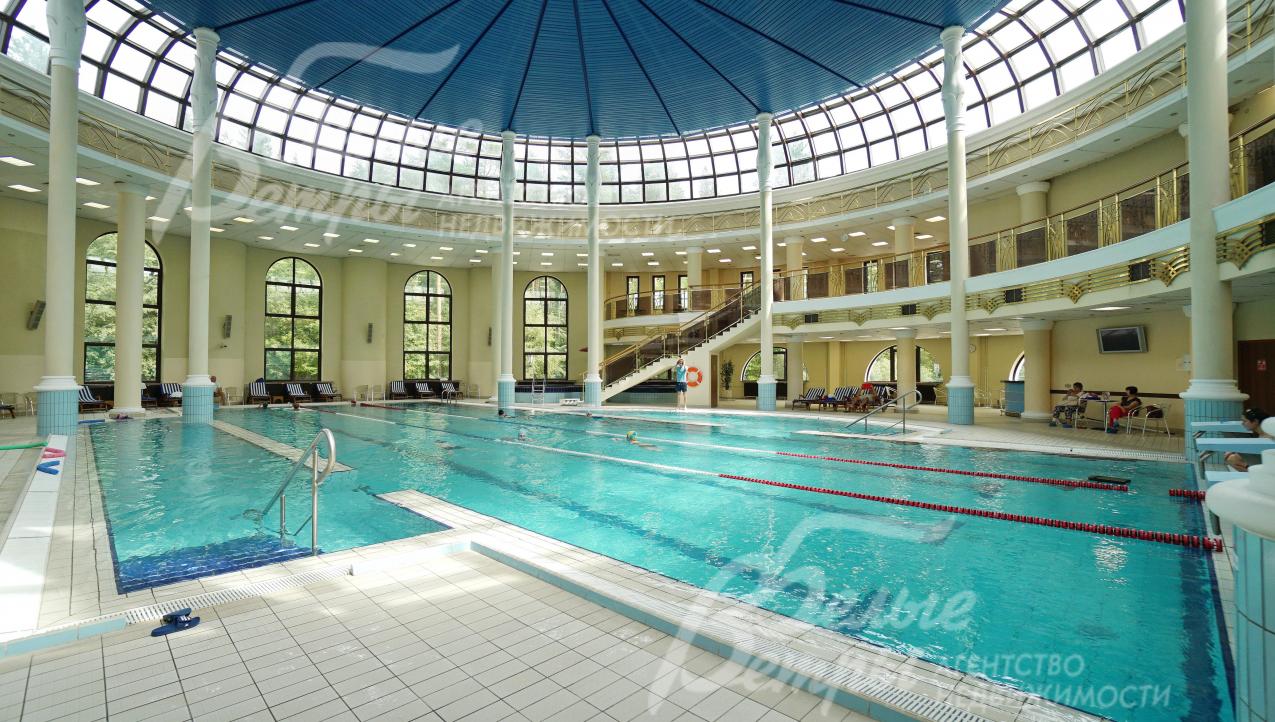 Отличный бассейн со SPA-зоной в Империал парк-отеле