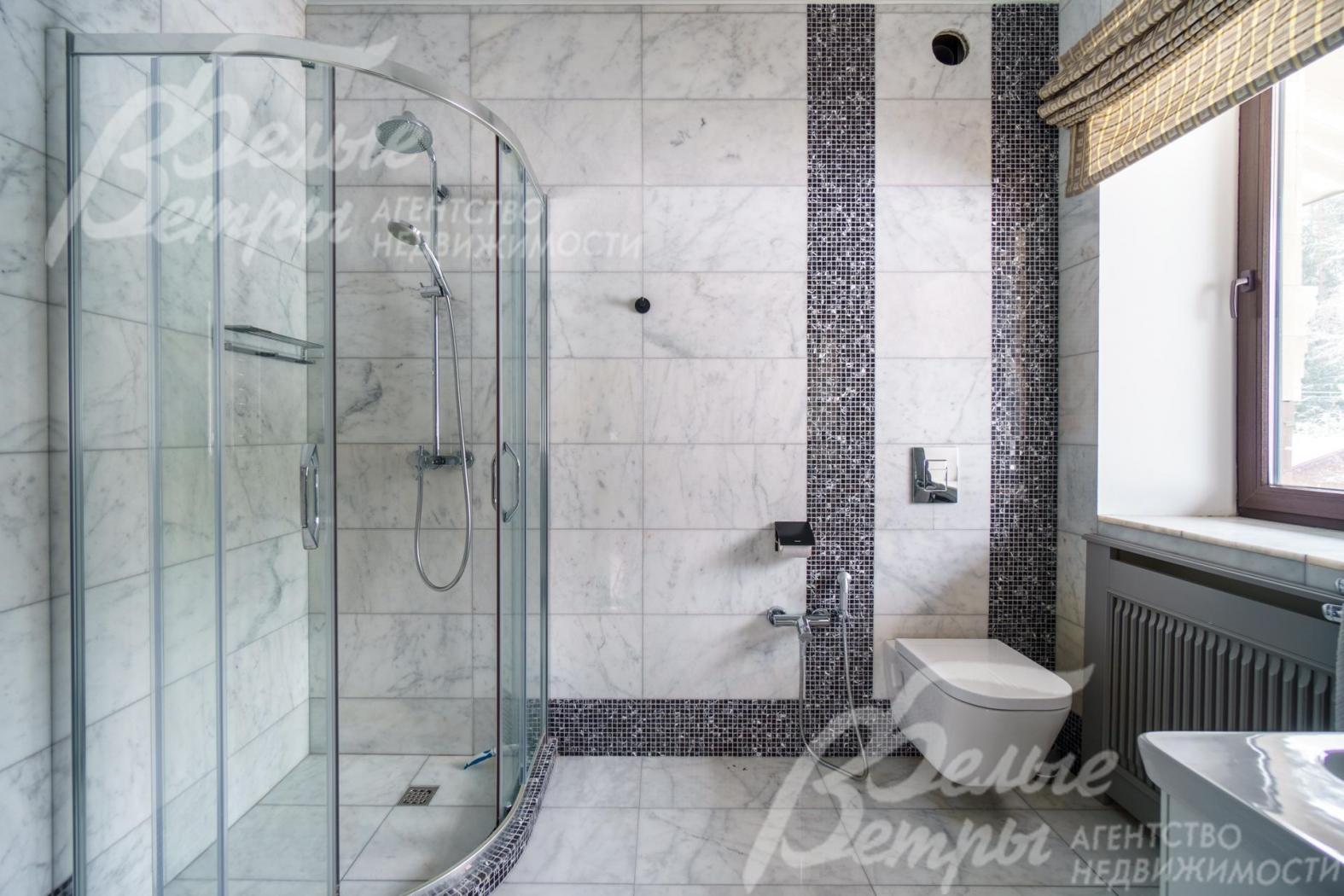 Санузел с душевой при детской спальне