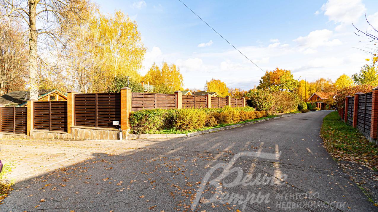 Улица коттеджного поселка Высота