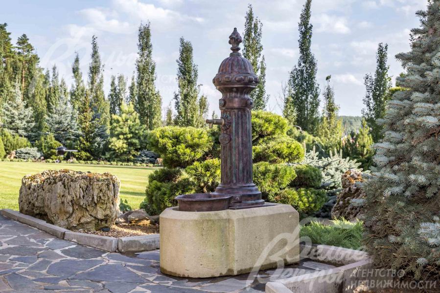 Действующая водная колонка фирмы Robers