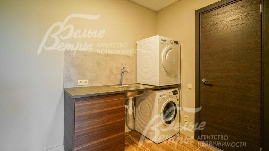 Прачечная с установленной техникой