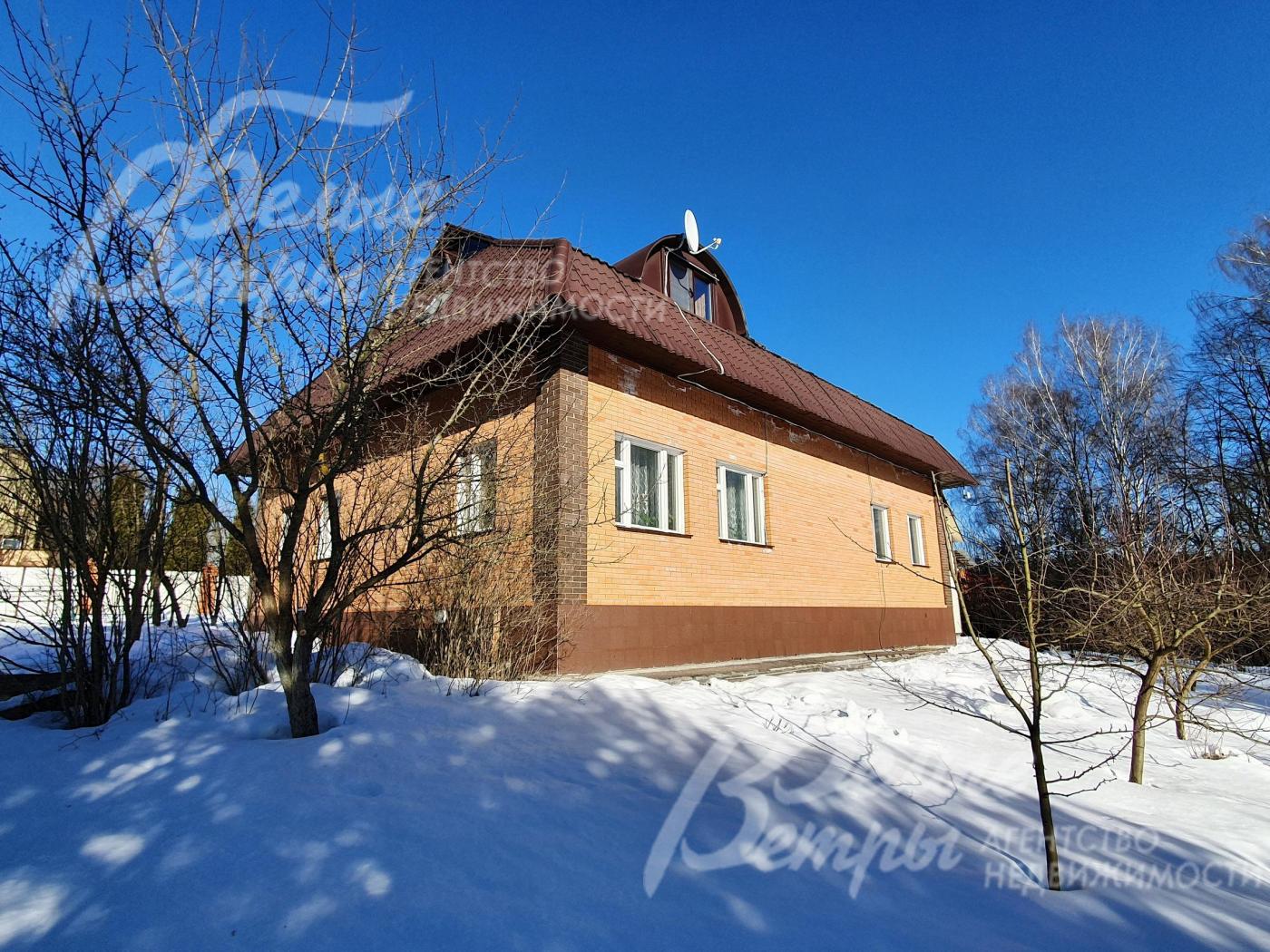 На участке плодовый сад