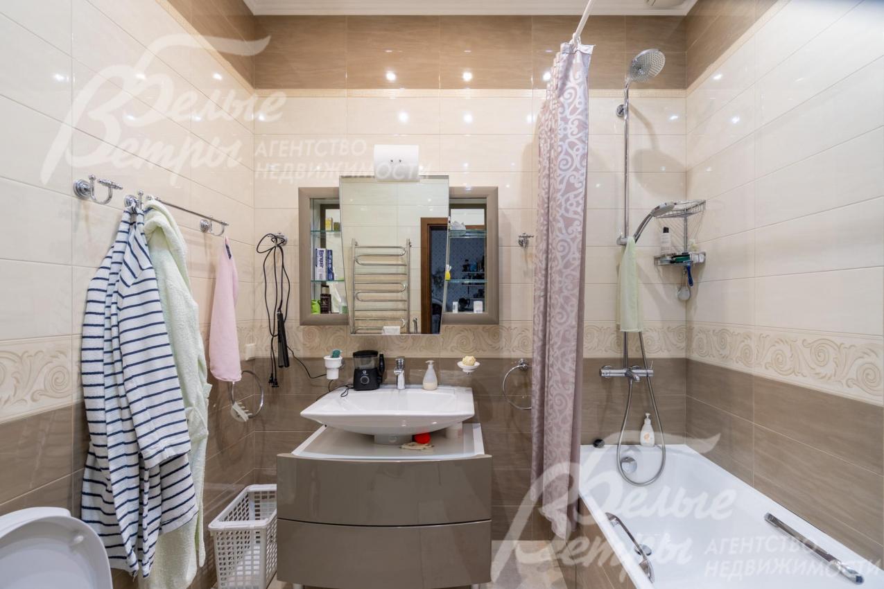 Санузел на втором этаже с ванной