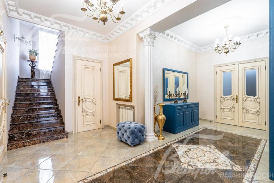 Мраморная лестница