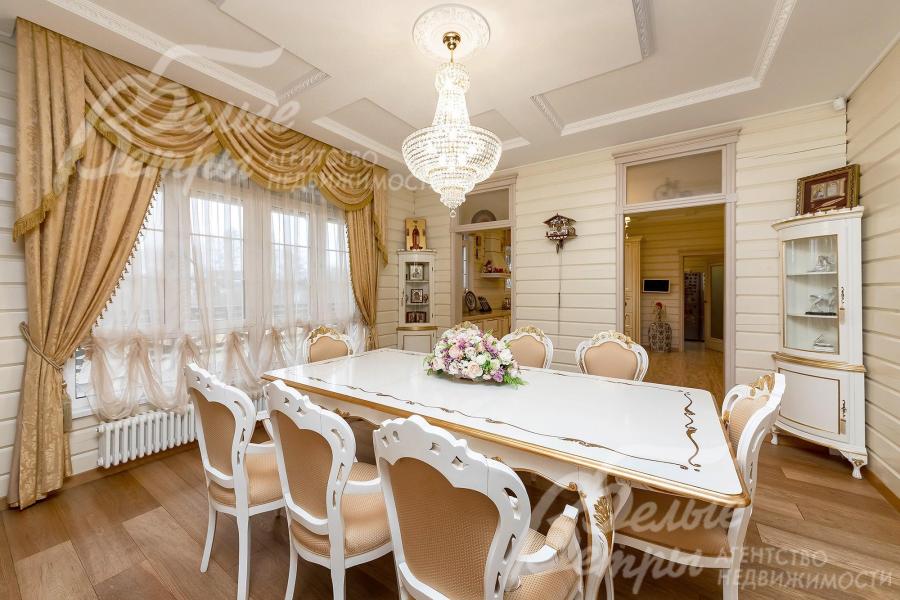 Обеденная группа на 8 персон