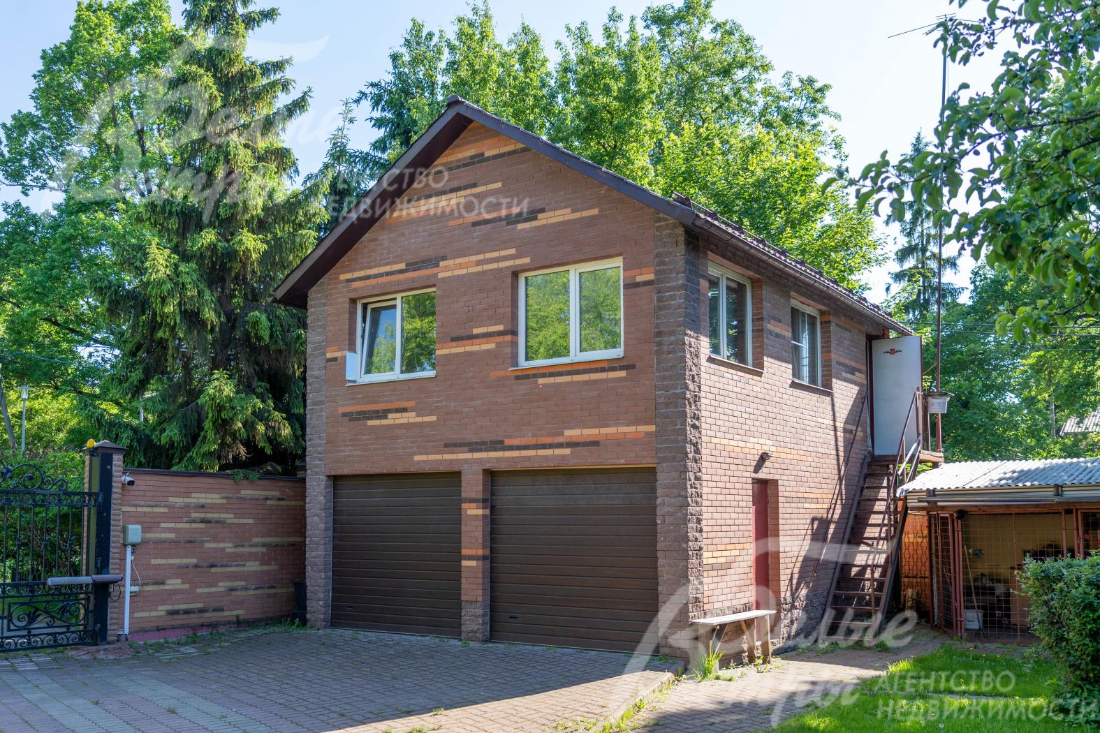 Гараж с квартирой для персонала